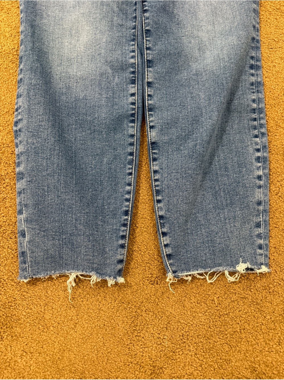 Good American• Good Waist Always Fits Jeans - Picture 4 of 7